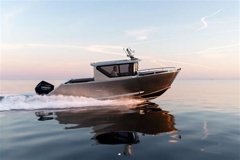 1996 28' Defender Class Boat
