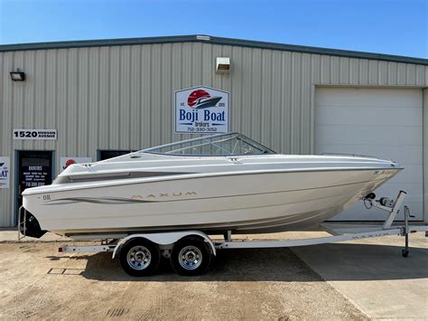 2000 Maxum 2300 SCR
