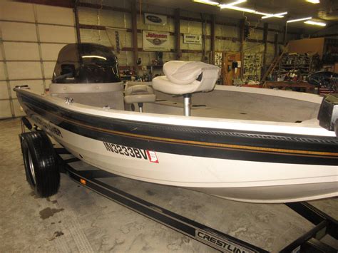 2002 Crestliner 1750 Fish Hawk