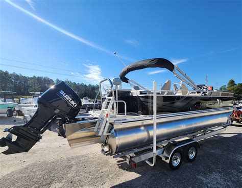 2005 Avalon 20 ft. Fish-Ski