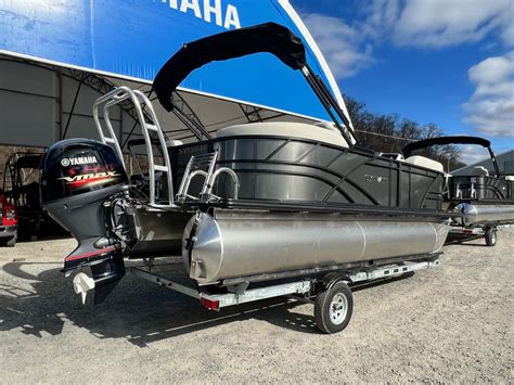2012 Sylvan 8520 LZ