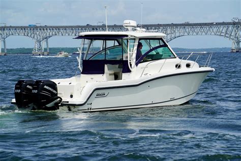 2013 Boston Whaler 315 Conquest