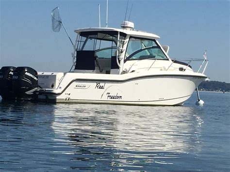 2015 Boston Whaler 315 Conquest