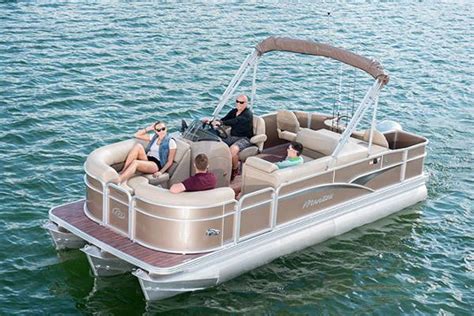Pontoon Boat vs Deck Boat for Family: Which Is the Best Choice for Your Adventures?