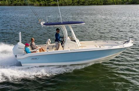 2018 Boston Whaler 220 Dauntless