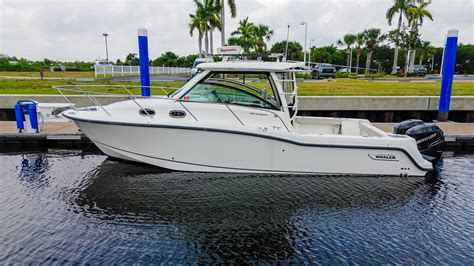 2018 Boston Whaler 315 Conquest