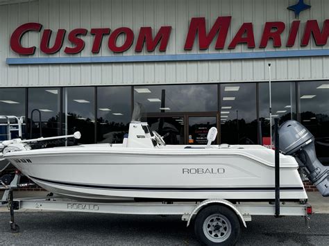 2018 Robalo R160
