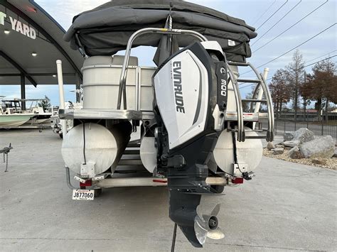 2019 Godfrey Sweetwater 162F