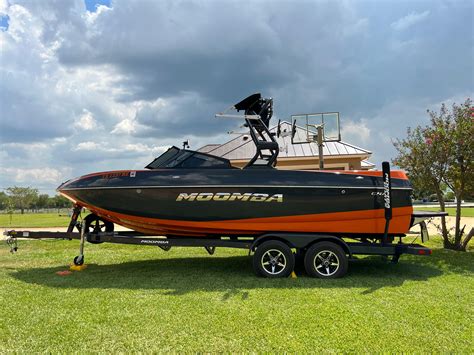 Top Affordable Boats for Wake Surfing: Best Choices on Budget