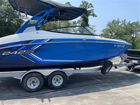 2019 Yamaha 242X E-Series
