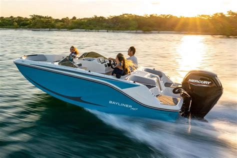 Center Console vs Dual Console for Fishing: Which Boat is Right for You?