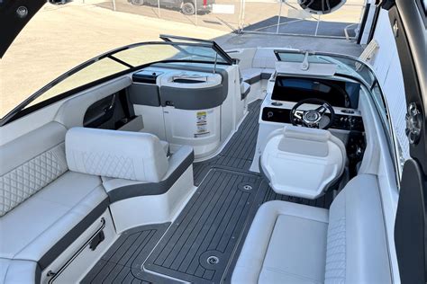 2021 Sea Ray 250 SLX