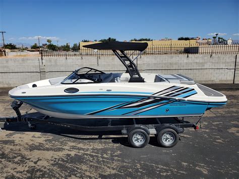 Bayliner VR6 2023