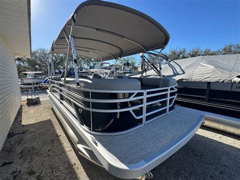Bennington 23 SSR 2022