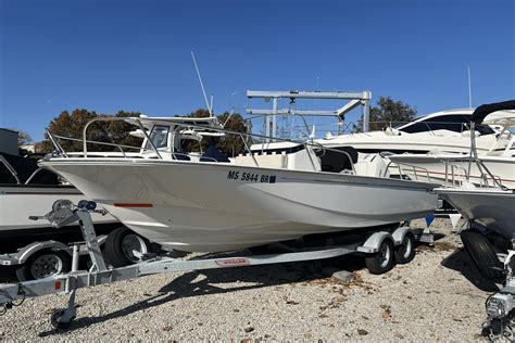 Explore Dual Console Boat Brands for Ultimate Versatility on Water