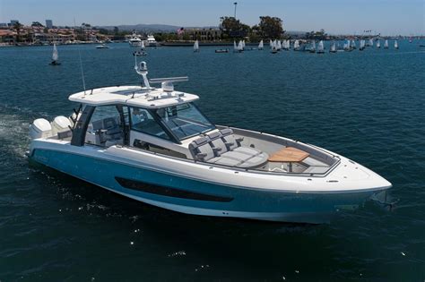 Boston Whaler 420 Outrage 2022