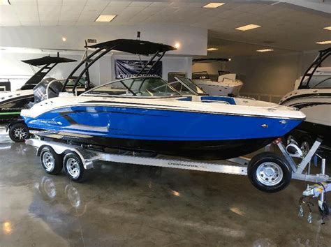 Top Deck Boat Brands That Handle Well in Saltwater Adventures