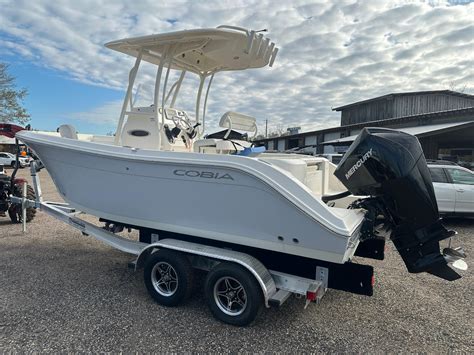 Cobia 220 CC 2022