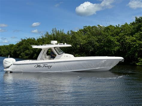 Intrepid Powerboats 345 Nomad 2022