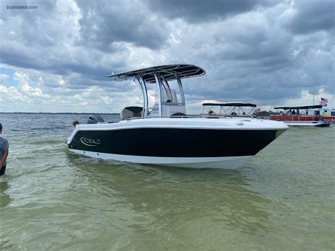 Robalo R222 2020