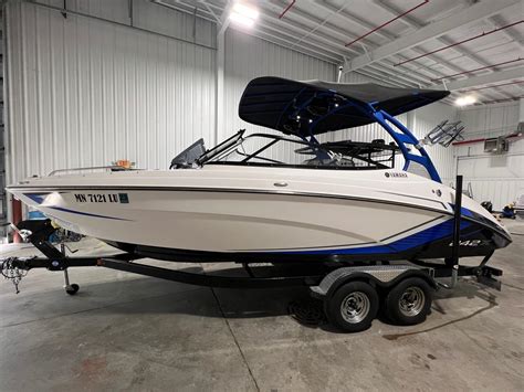 Jet Boat vs Inboard Brands: Best Choices for Family Watersports