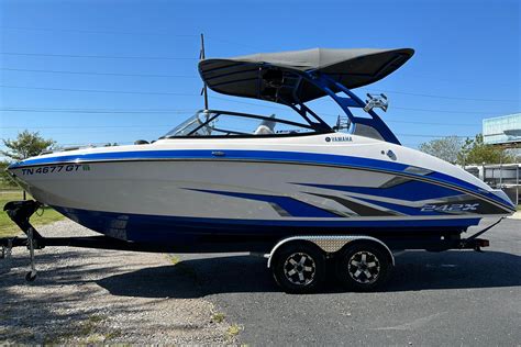 Top Outboard-Powered Bowrider Brands Perfect for Tubing Adventures